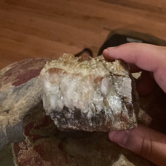 Yellow/white crystal - Picture 3 of 5